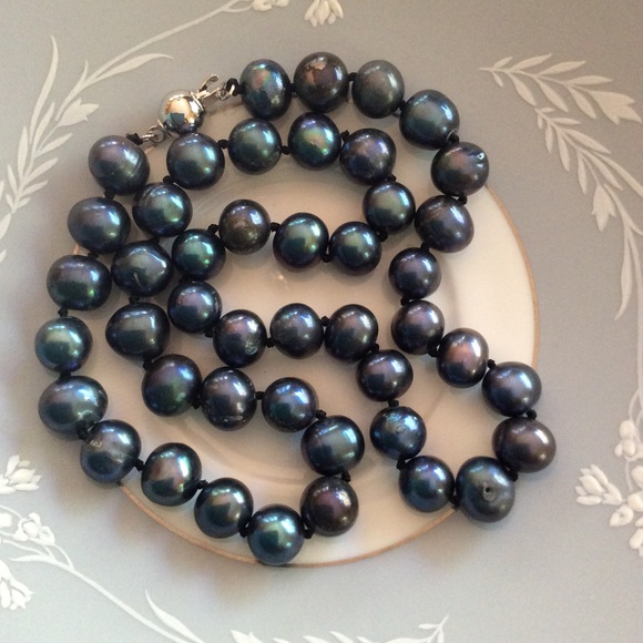 RARE   Baroque Black green pearl necklace - Picture 4 of 4
